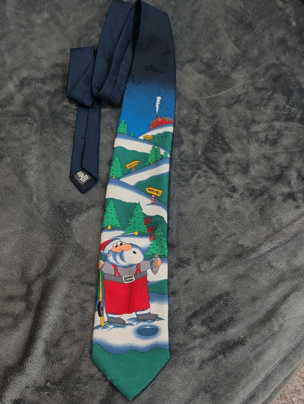 Hallmark Christmas Yule Tie Greeting Santa Winter Scene Tie Vintage